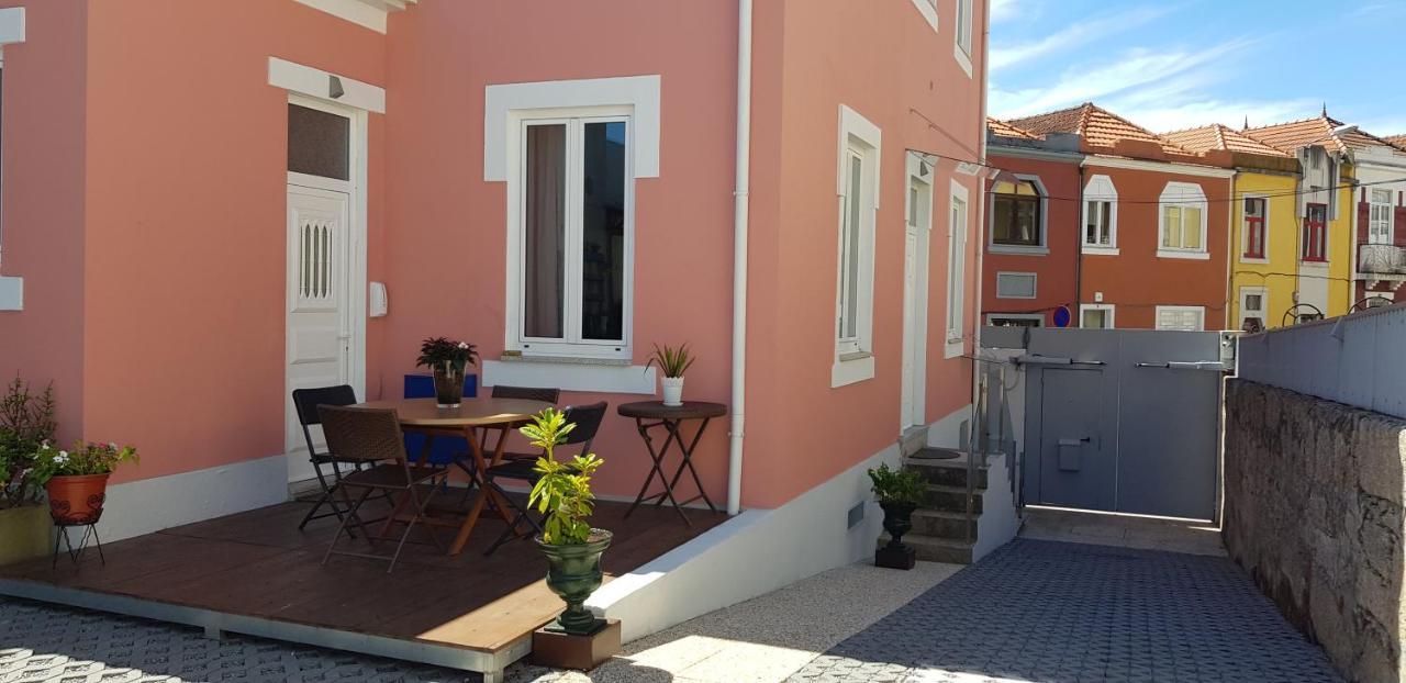 Holiday home Luxurious Pink House And Parking