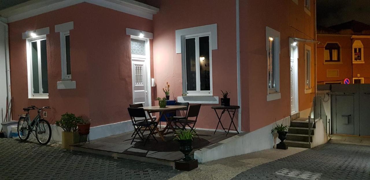 Luxurious Pink House And Parking Holiday home
