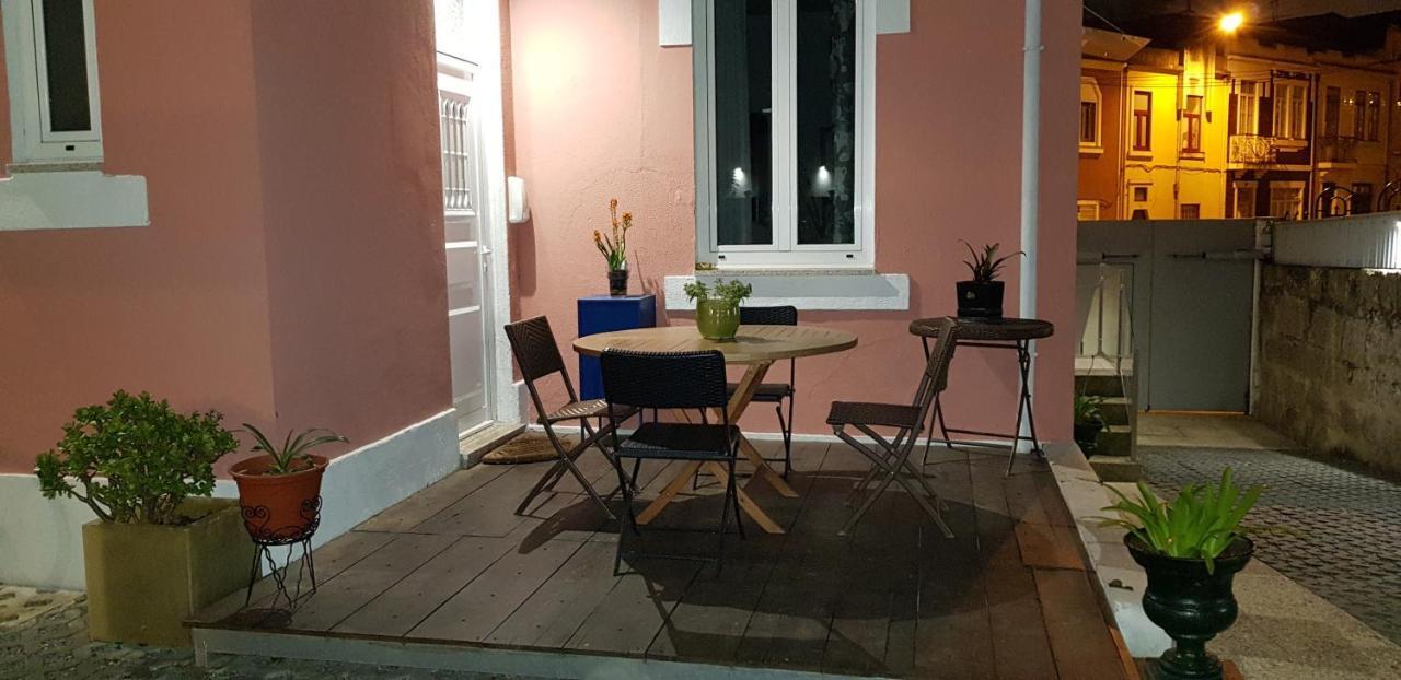 Luxurious Pink House And Parking Holiday home Porto