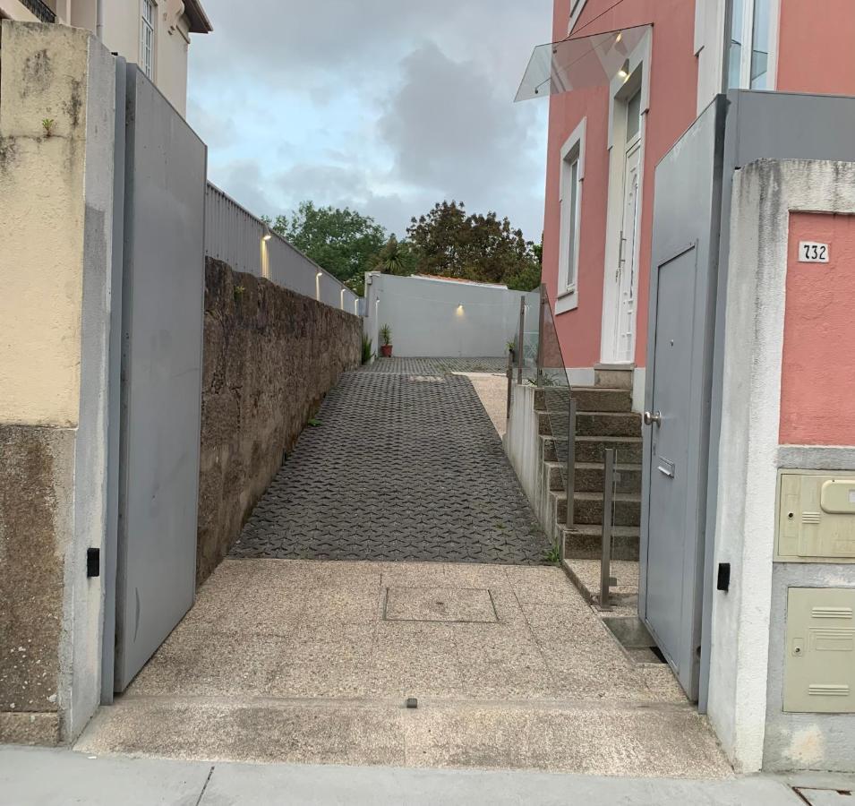 Luxurious Pink House And Parking Holiday home Porto