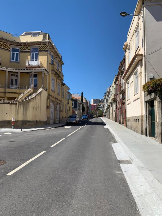 Luxurious Pink House And Parking Holiday home Porto
