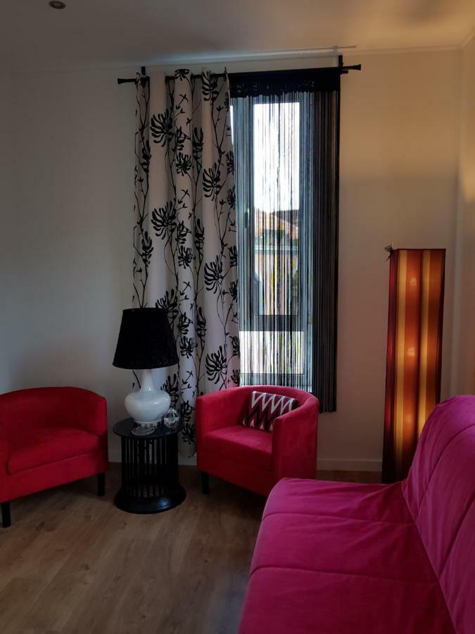 Holiday home Luxurious Pink House And Parking *